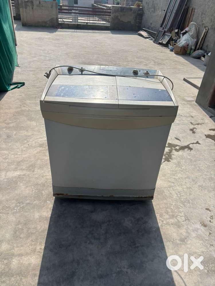 Whirlpool Semi Automatic Machine