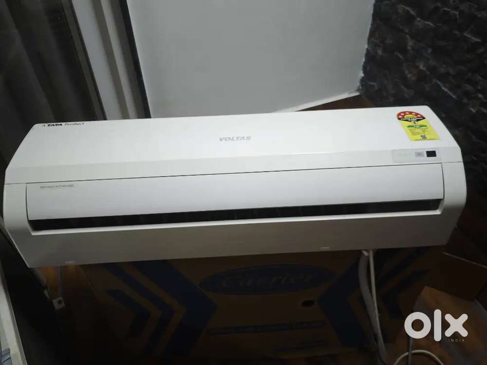 Voltas 1.2 Ton 5 Star Split AC