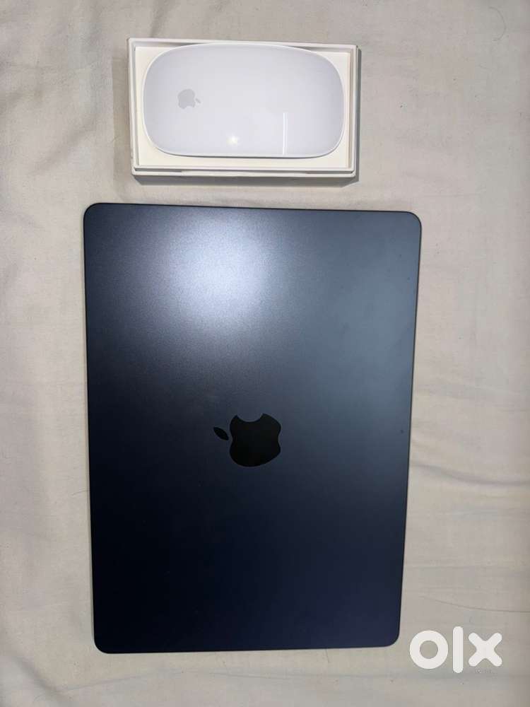 Mac book -M4(13inch,16GB unified memory,512GB) with Apple magic mouse