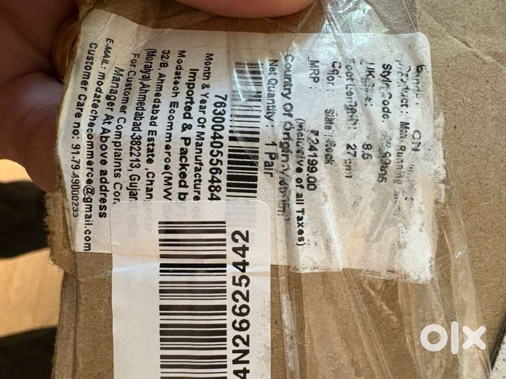 Unused. Box pack.Branded Shoes - ON Mens Cloudrock Waterproof Sneakers