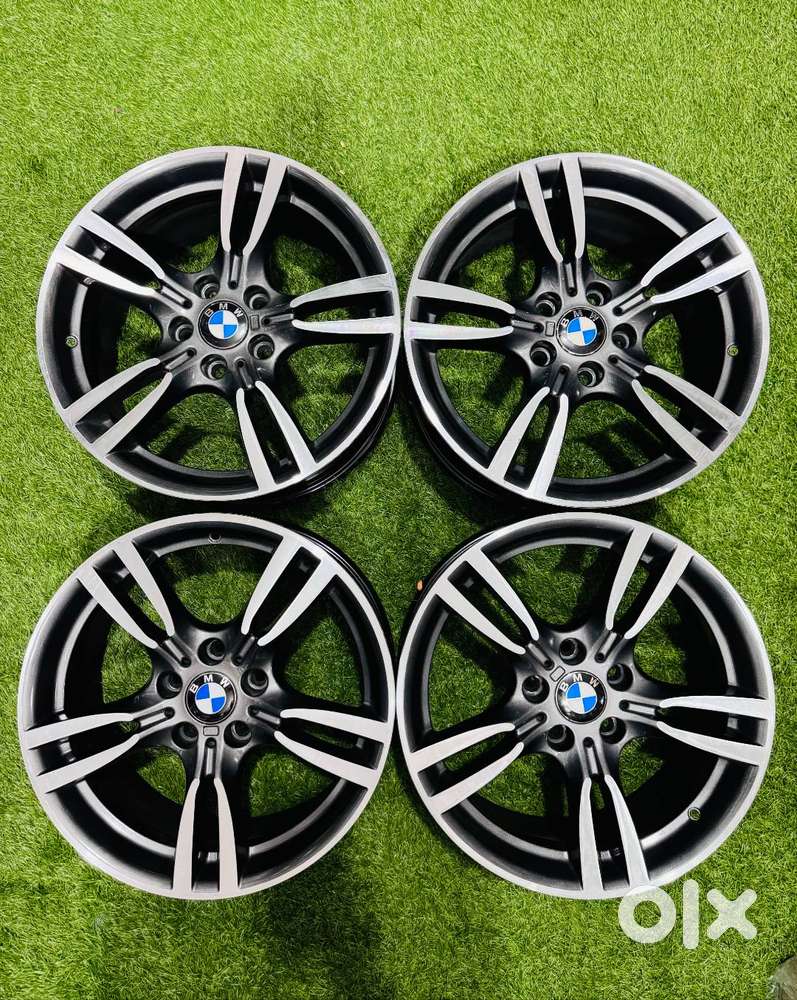 BMW M SPORTS ALLOY WHEELS SET OF 4 (GOOD CONDITION)