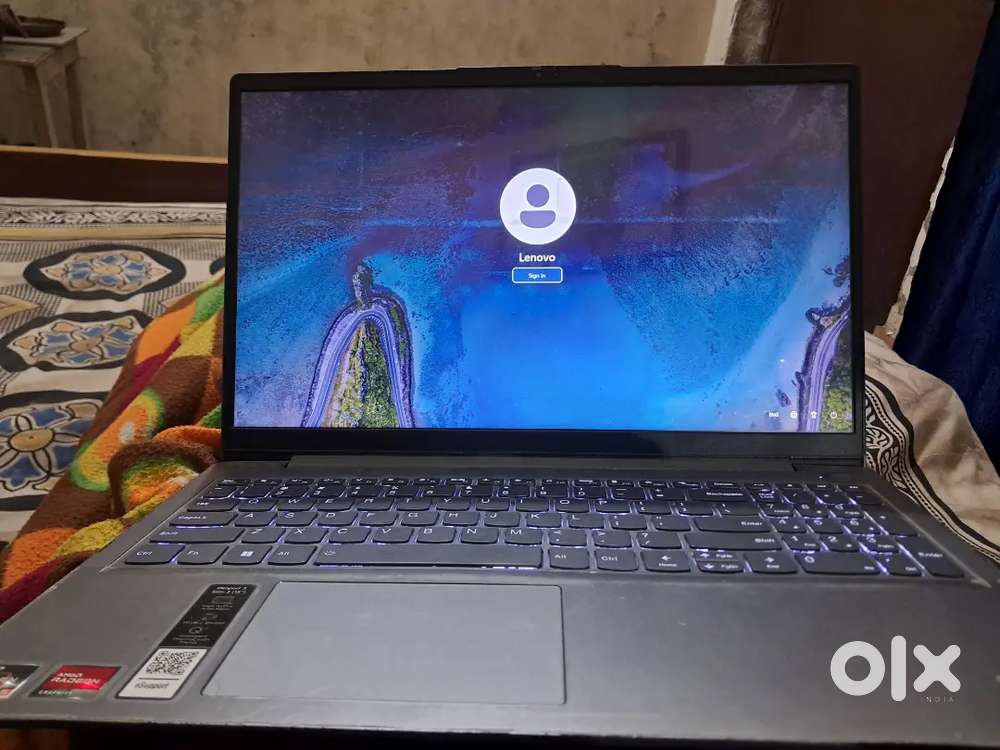 Lenovo Rygen 5 AMD laptop 8 gb 512 SSD