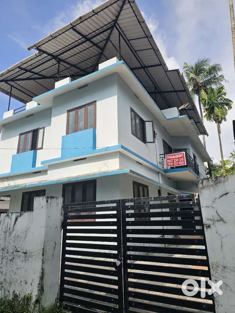 നാല് apartment 8ബെഡ് room 4ഹാൾ 7bathroom 4കിച്ചൺ open ഡാരസ്സ്