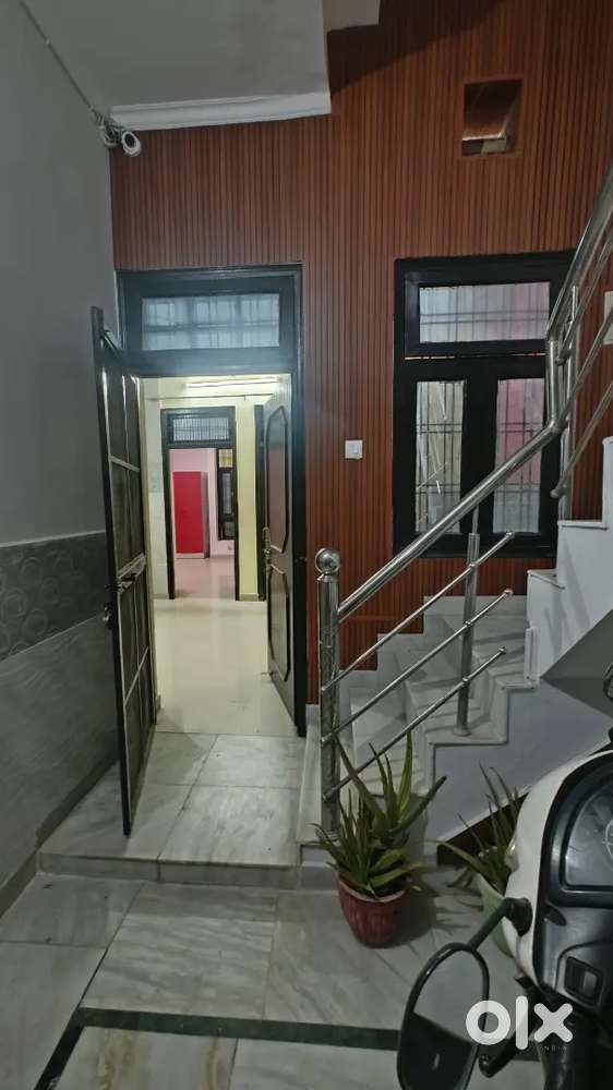 2 bhk ground floor gated colony room available for nuclear familygirls