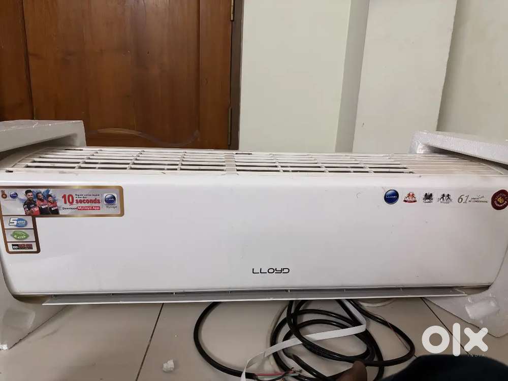 LLOYD AIR CONDITIONER