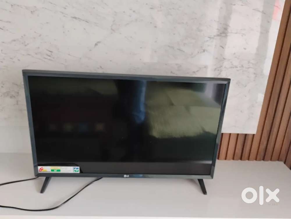 LG 32 inch new smart TV for immediate sale 10k only
