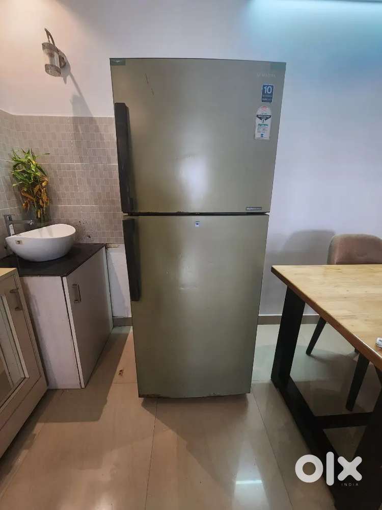 Samsung Fridge with Stabilizer (Well Maintained)