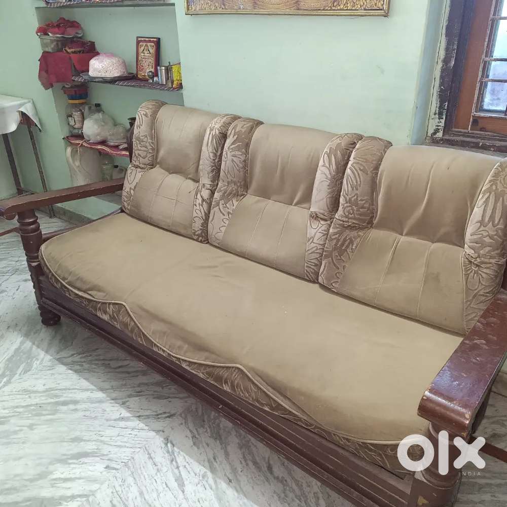 Sagvan 5 seater sofa