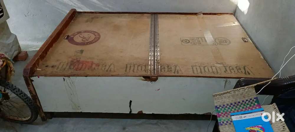 Single bed