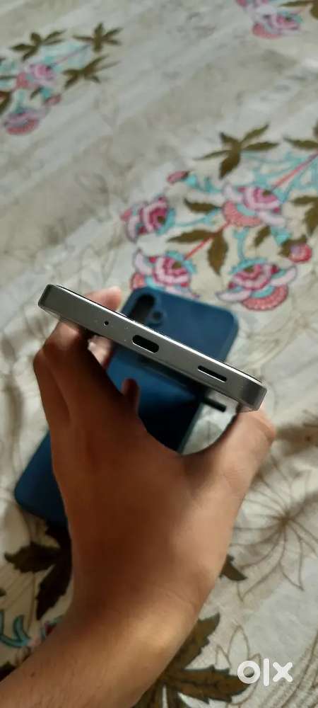 brand new samsung galaxy f16 5g 1month old with bill,box,charger,cover