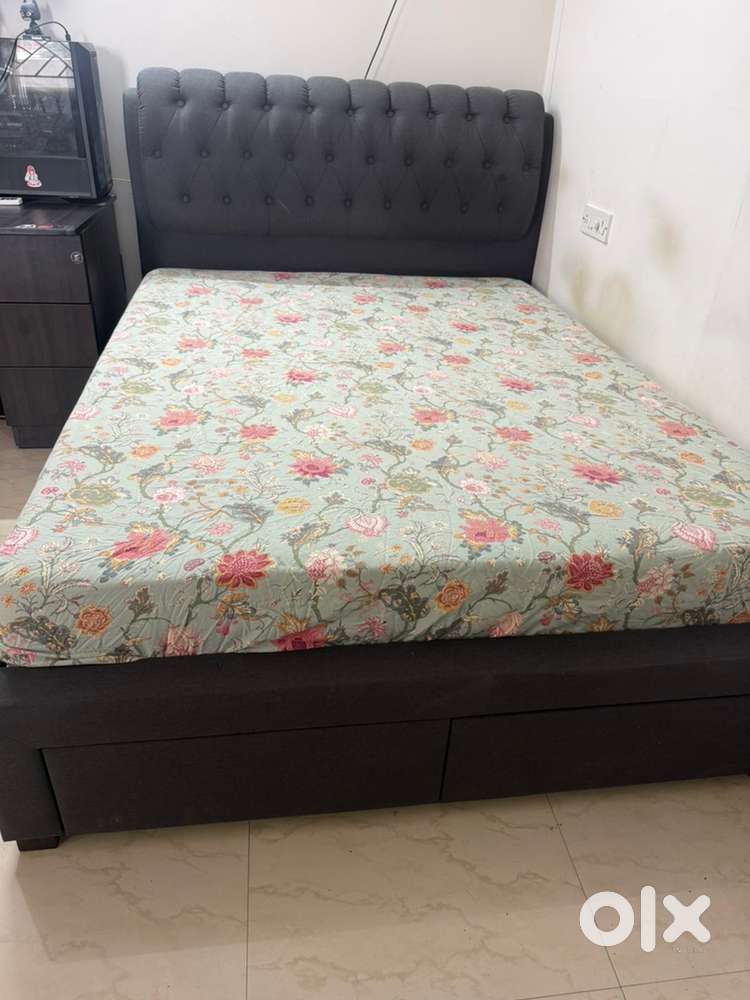 Queen Size Bed with Mattress