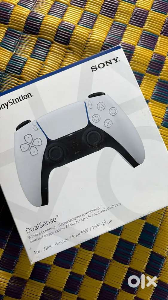 PS5 Dualsense (White) sealed box