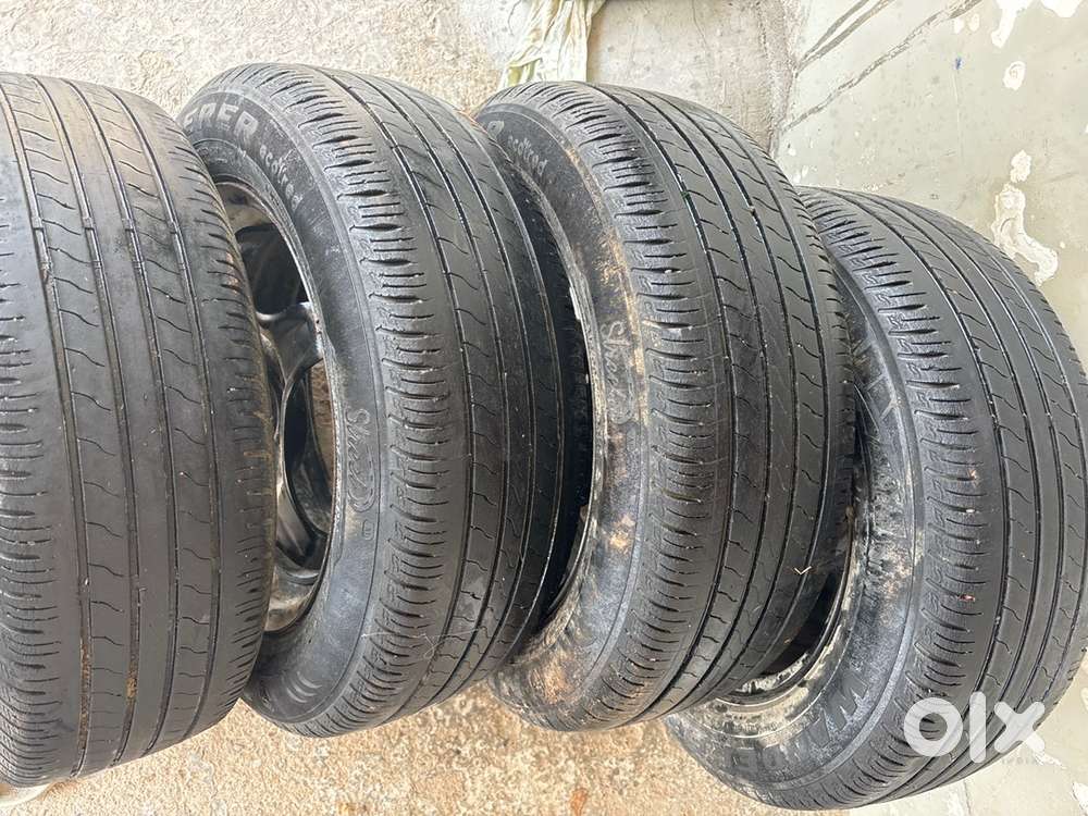 Kia sonet 16 inch tyres only 20000 km driven