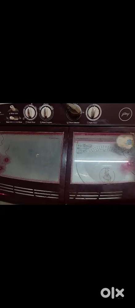Godrej washing machine semi automatic top load 100% working condition