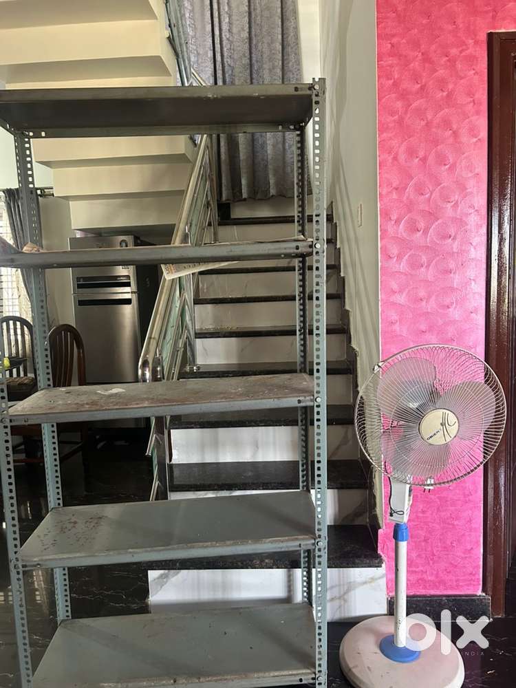 Storage rack and fan