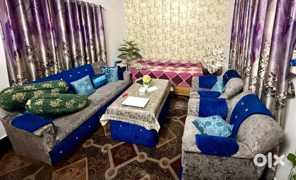 Excellent condition sofa set 3+1+1 with table for sale