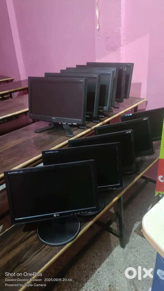 Lg 16 inch monitor for desktop or CCTV camera