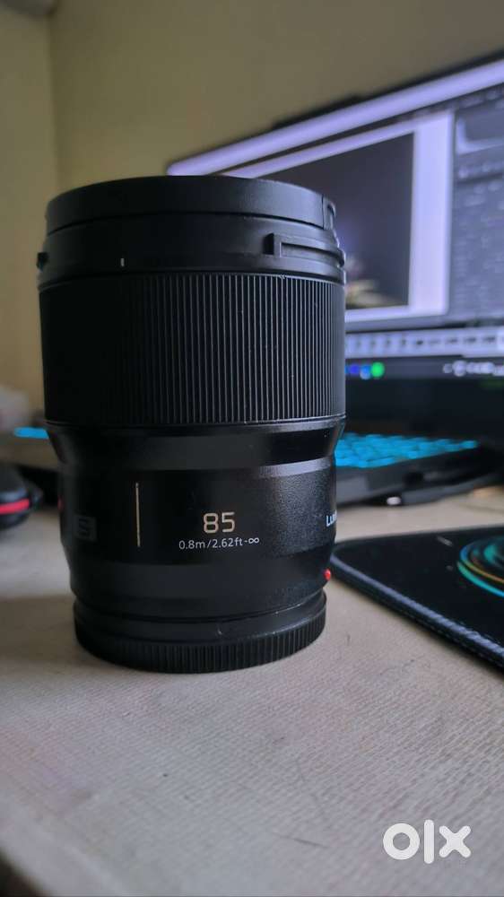 Panasonic Lumix 85mm 1.8 lens