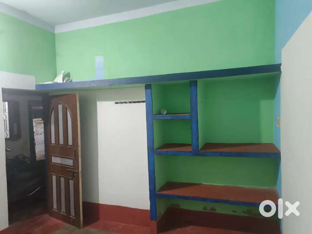 We rent single rooms too for bachelor,