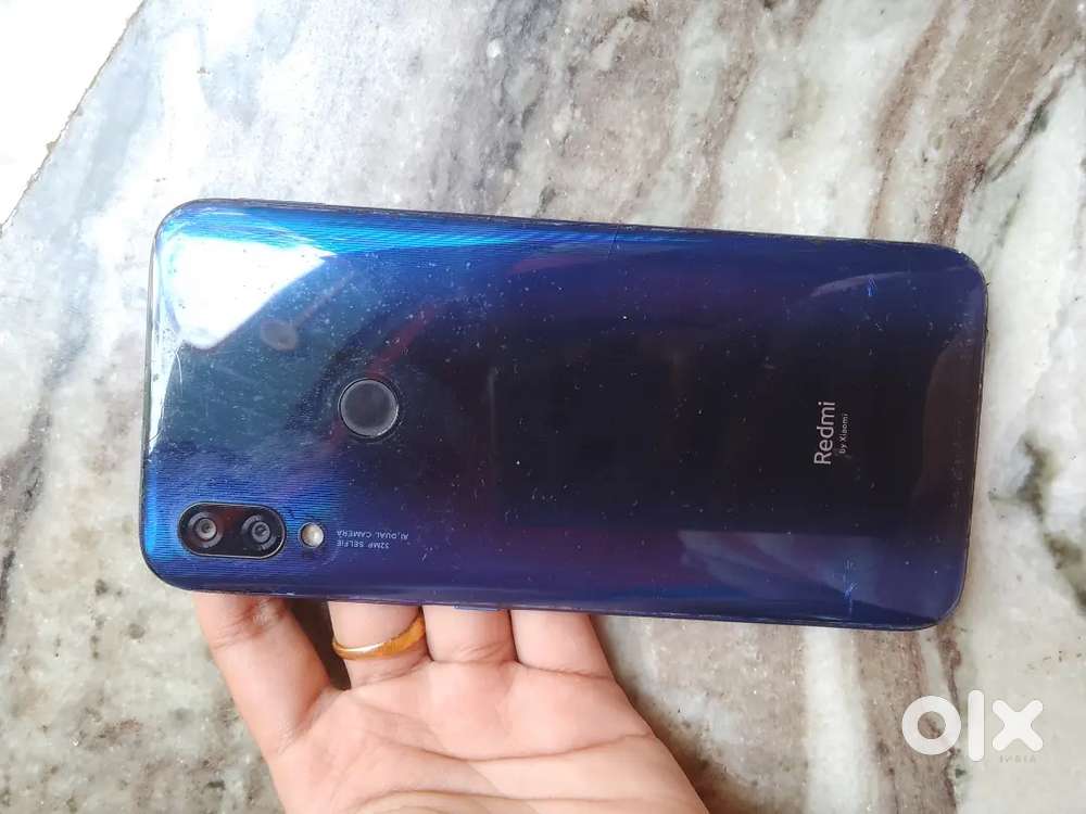 Redmi y3 mobile,  Ram-Rom 3/32 .