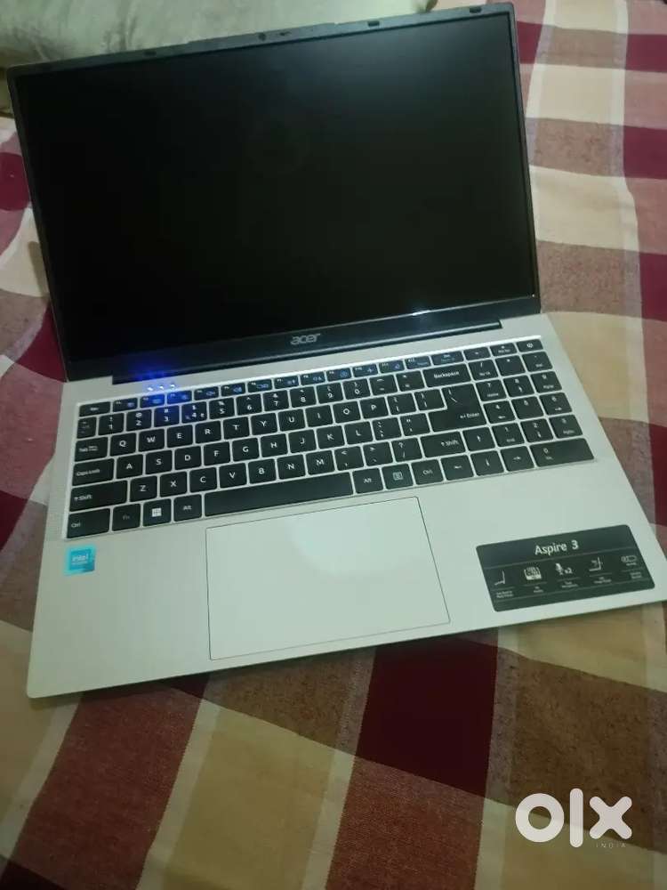 Acer aspire 3 celeron duol core 8gb 512gb