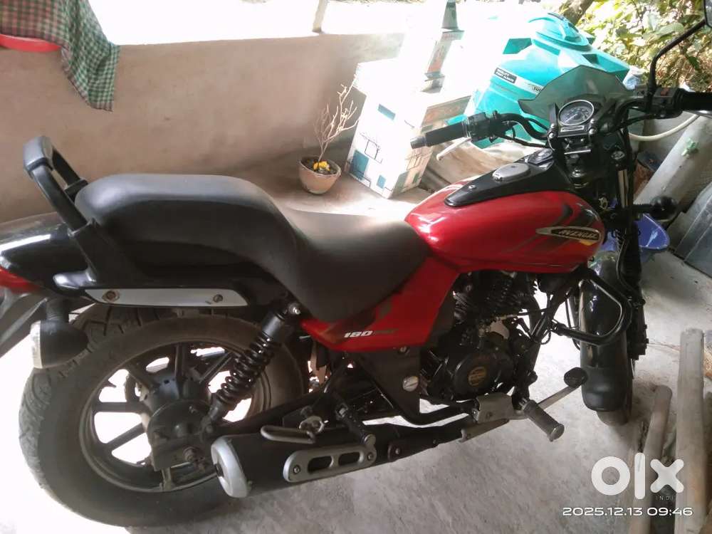 Superb mint condition avengers 180 street