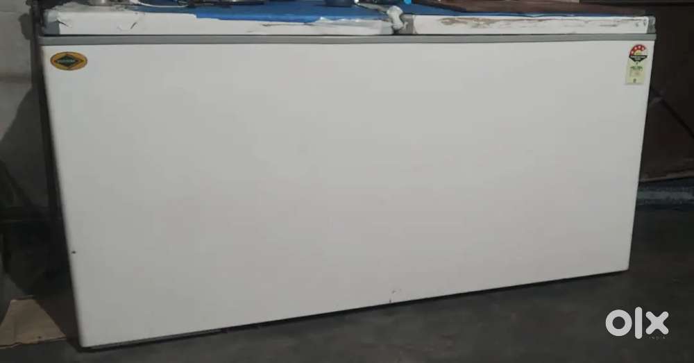 2 de frige  h convertable  1 vigicoller frige. 4 year ki garanti h