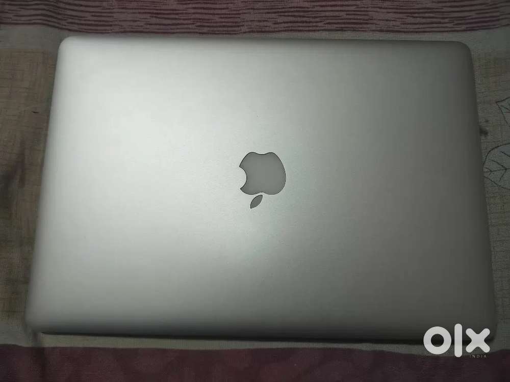 Apple MacBook Pro 15-inch (2015)  i7  16GB RAM  256GB SSD