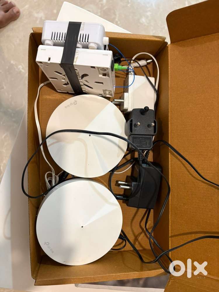 TP-Link Deco M5 one pair router 5 months old is available for sale