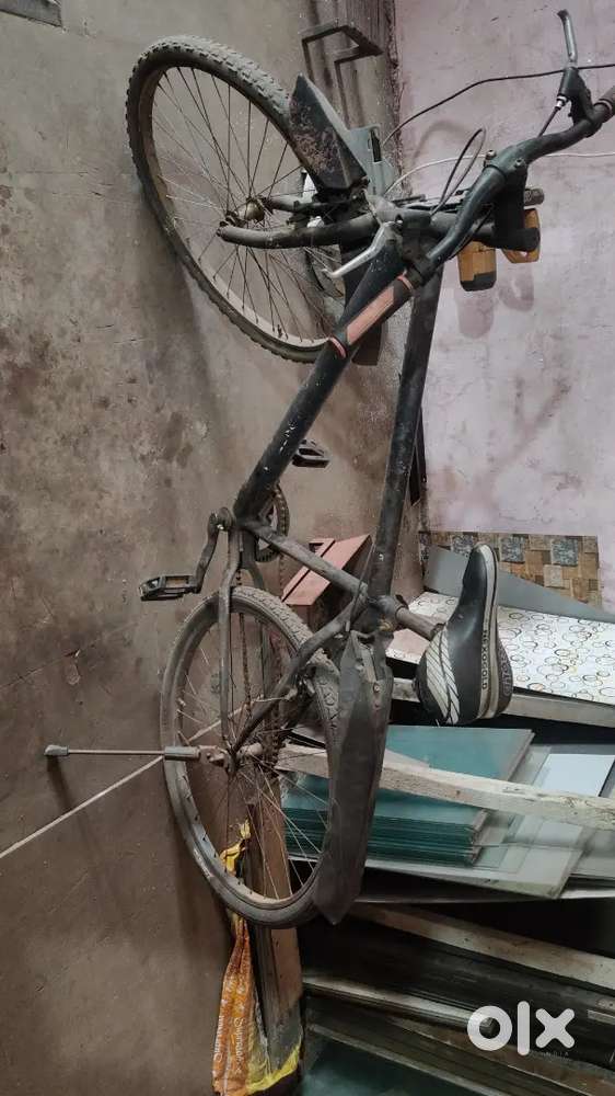 Bicycle with new tyre weel