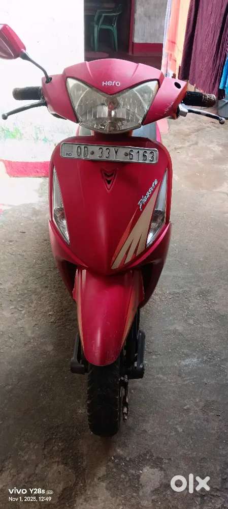 Horo Honda pleasure (110cc)in red colour