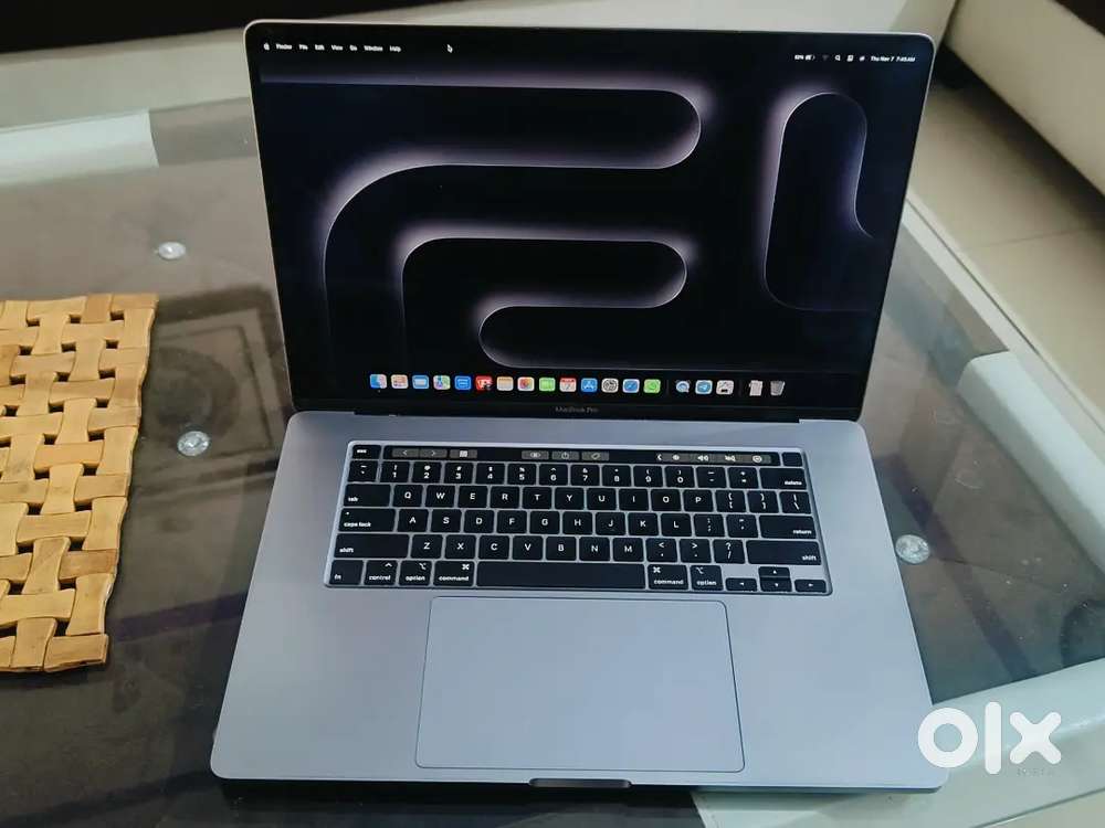 Apple Macbook Pro 16 inch (16/512gb) - Brand new condition