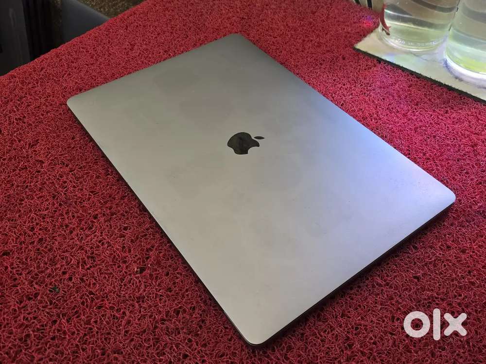 Apple Macbook Pro 2020 i7 16gb 512gb 5.5gb Graphics 16inch Retina