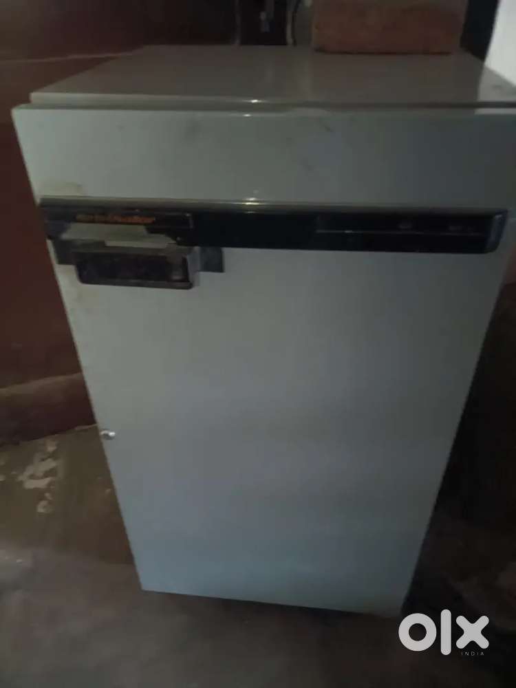 Refrigerator kelvinetor 165 liter
