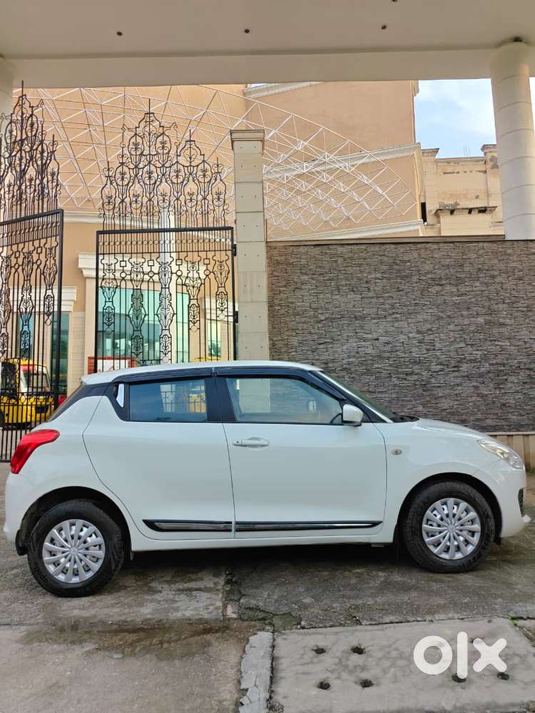Maruti Suzuki Swift LXI Optional-O, 2019, Petrol