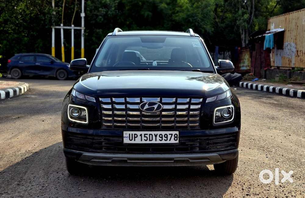 Hyundai Venue SX MT, 2023, Petrol
