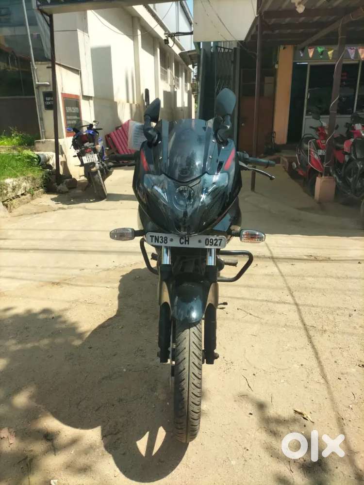 Pulsar 220