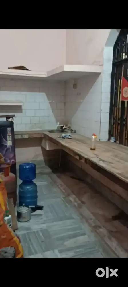 1 room and kitchen available for boys