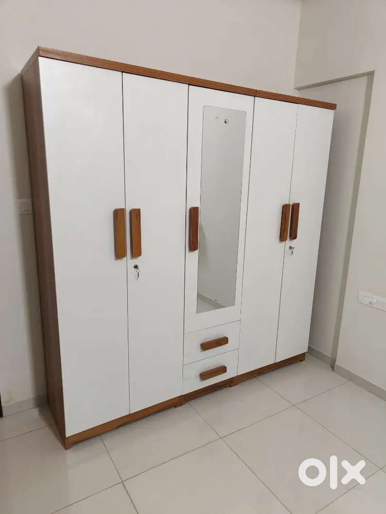 New 5Door wardrobe at factory cost colour options available