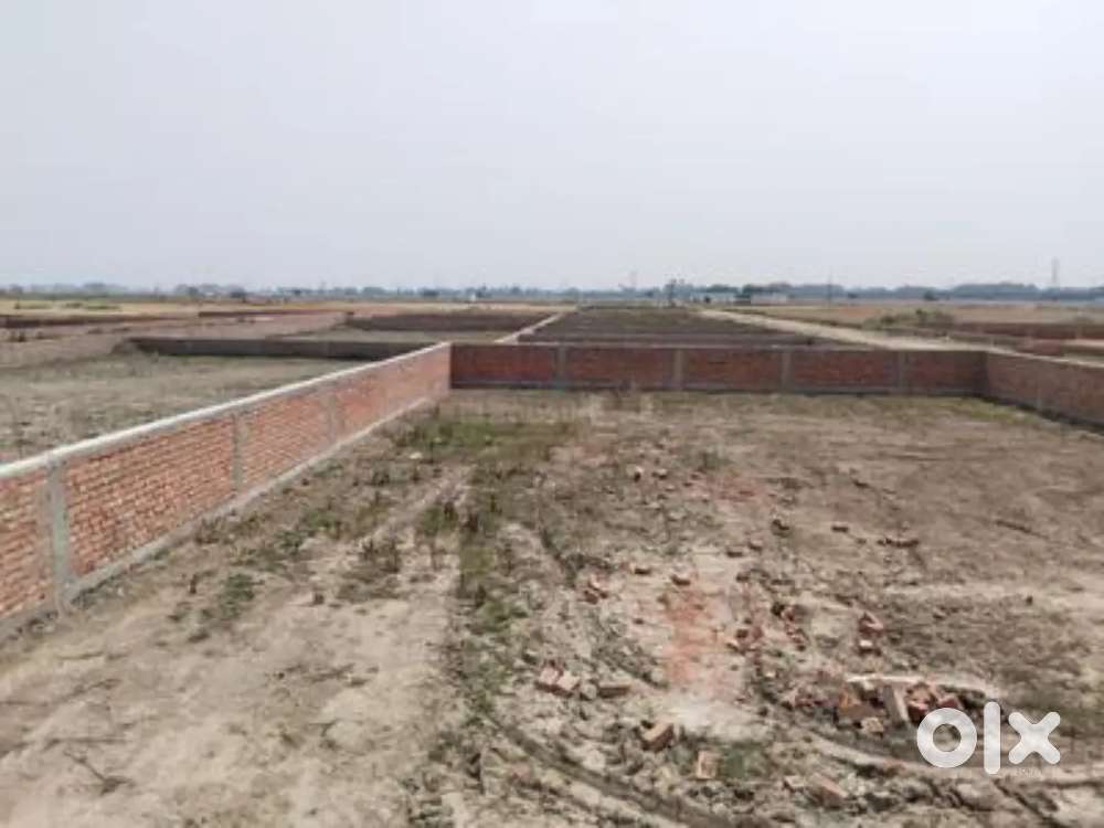 Gorakhpur karjaha The Royal Academy ke pass available hai