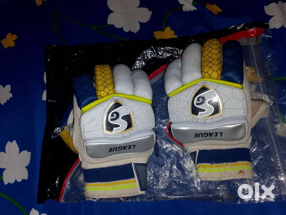 Batting gloves