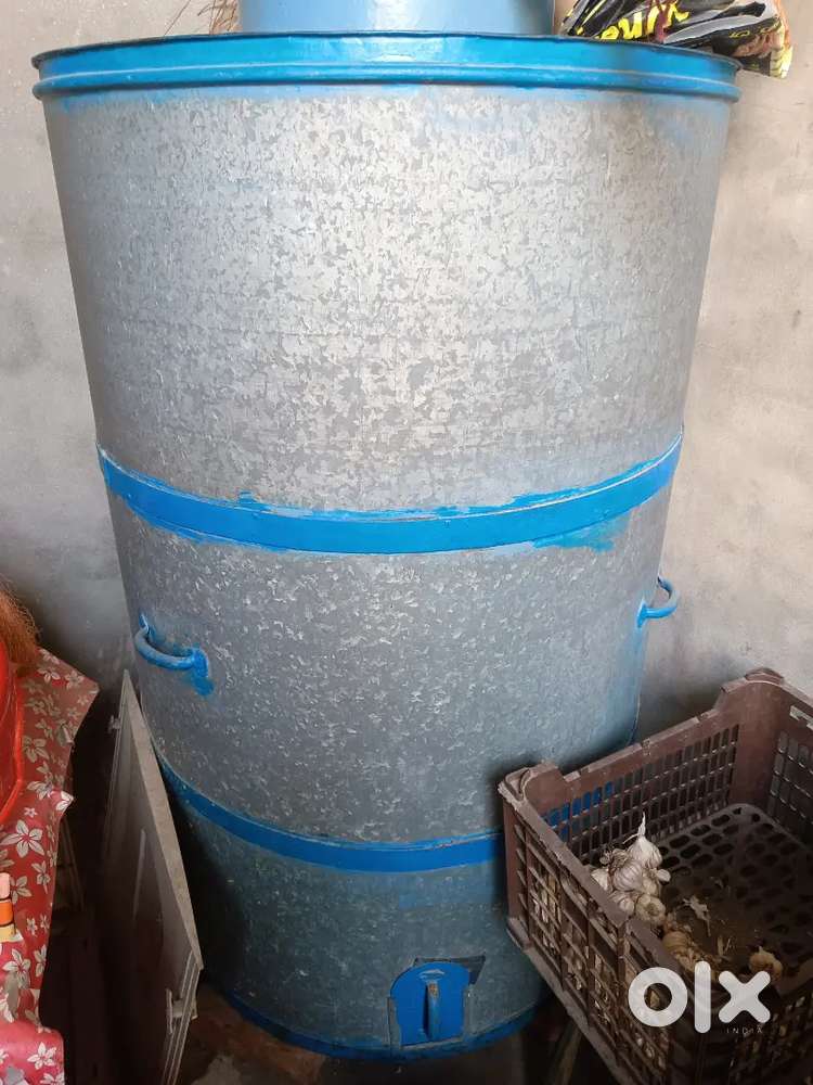 Wheat storage tank