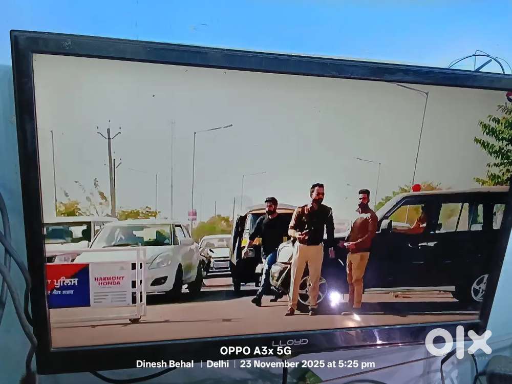 Lloyd 24 Full HD LED TV good working condition with remote control