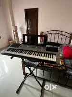 Yamaha PAR E353 keyboard piano