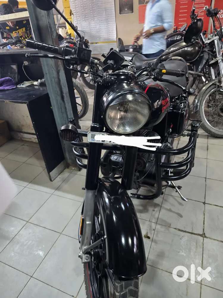 Royal enfield classic 350 bs6 stealth black