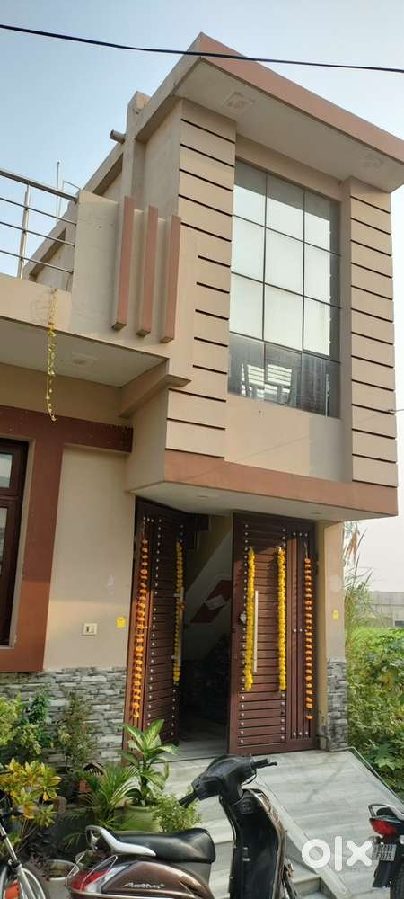 Under budget 720 feet east facing