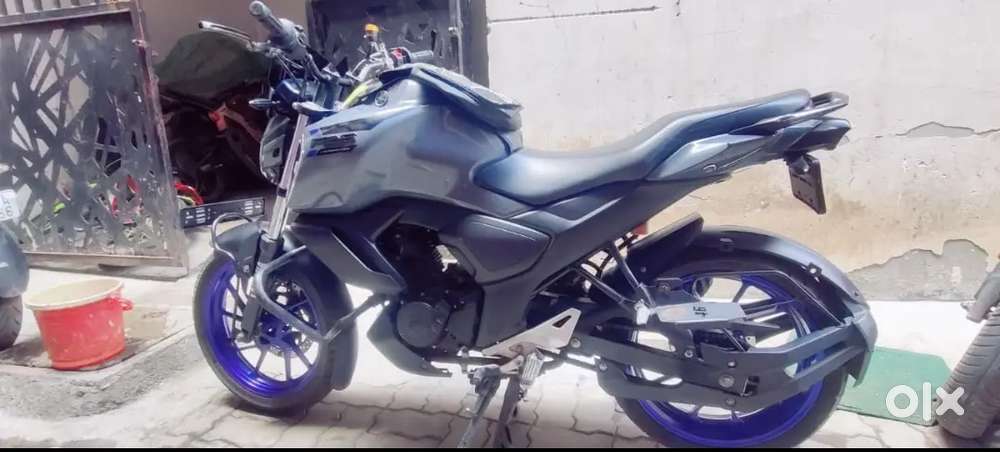 Yamaha fz 2.0 delux model