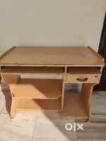 Computer table