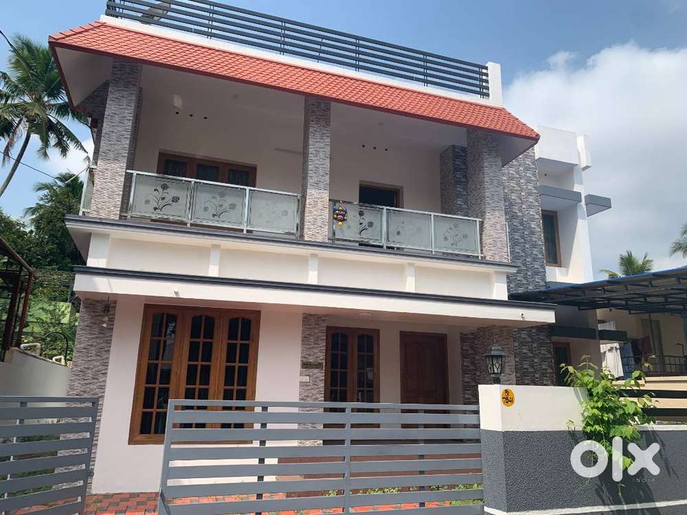 3BHK Unfurnished Independent House for Rent near Poojappura Junction