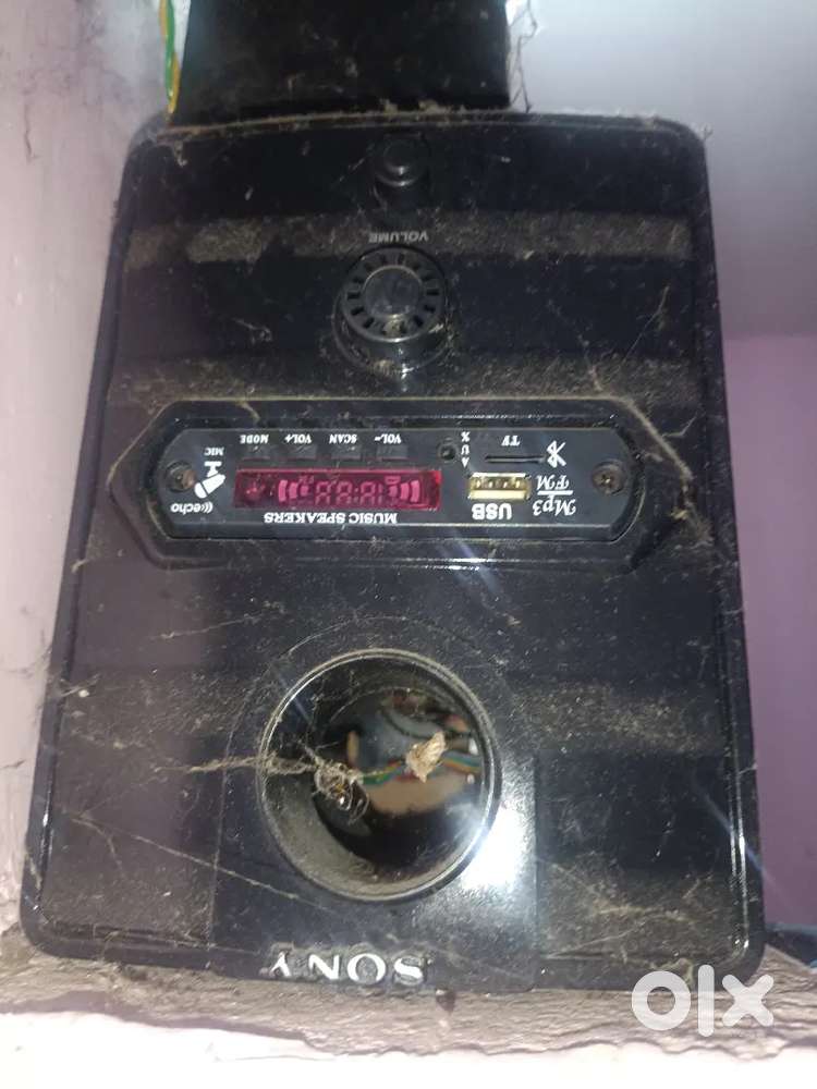 सोनी का म्यूजिक सिस्टम में कोई 3महीने पुराना